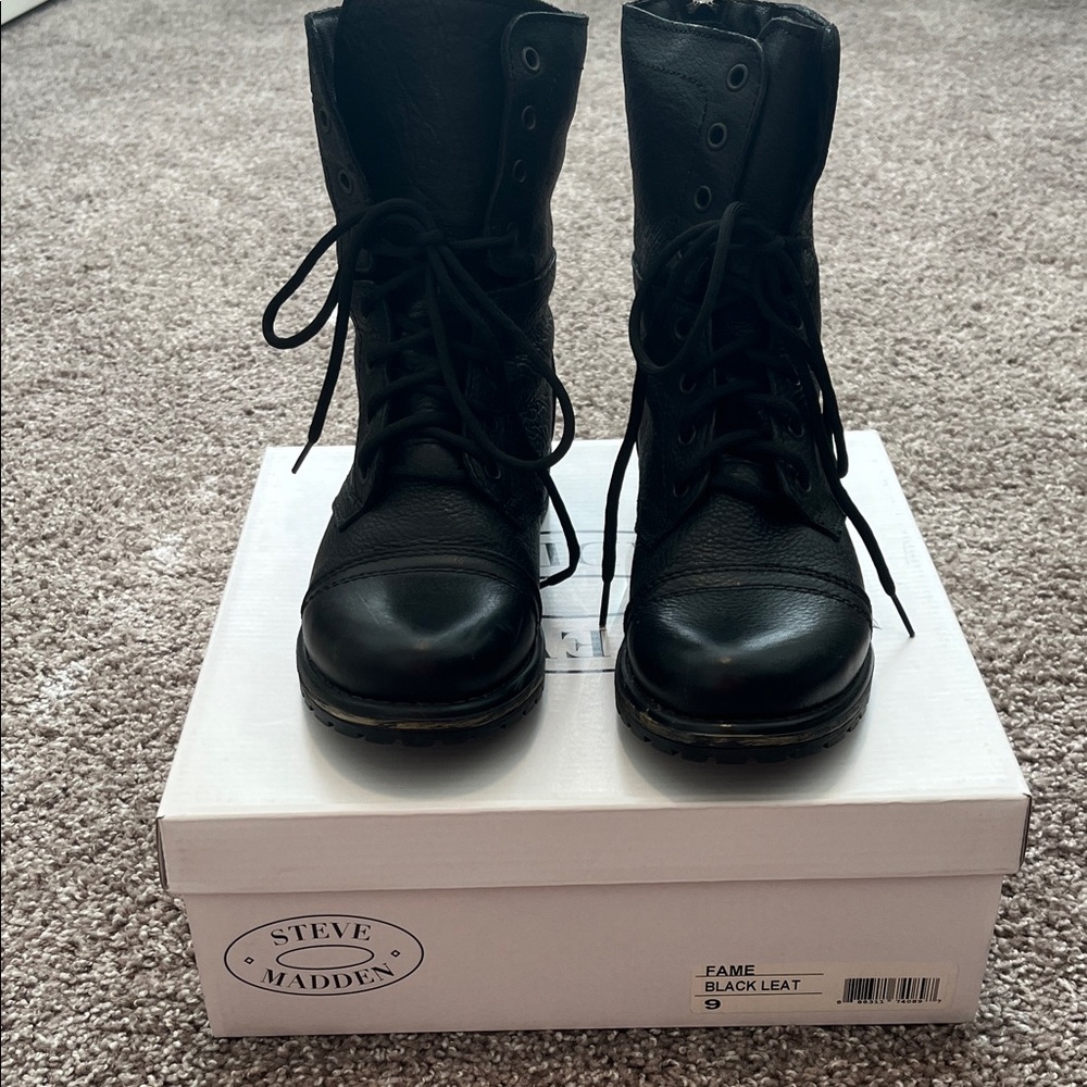 Steve Madden Black Lace-Up/Zipper back Boots